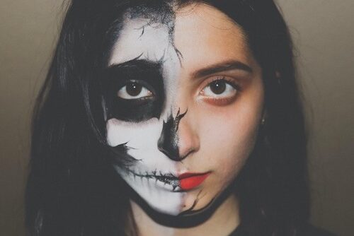 With Halloween just around the corner, it is important to keep your skin safe when applying face makeup.